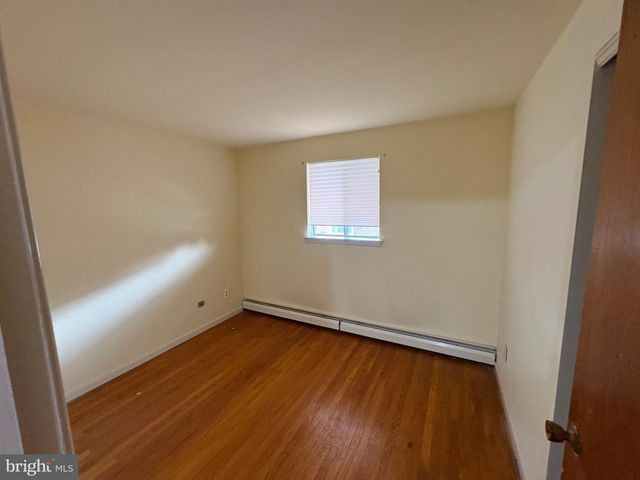 7285 VALLEY AVE, Philadelphia, PA 19128