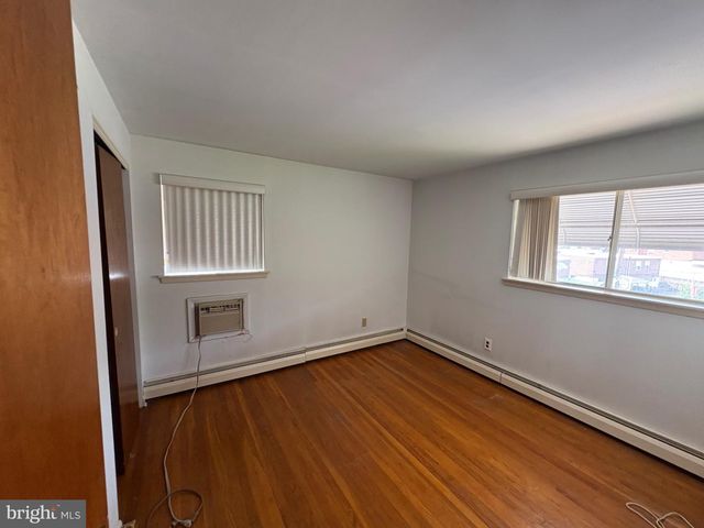 7285 VALLEY AVE, Philadelphia, PA 19128