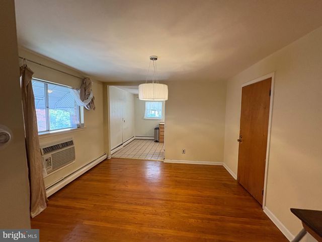 7285 VALLEY AVE, Philadelphia, PA 19128