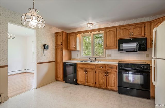 18 Court Knolle, New Hartford, NY 13413