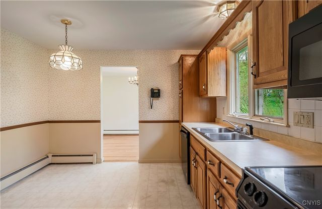 18 Court Knolle, New Hartford, NY 13413