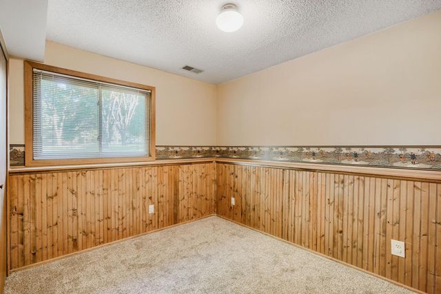 16820 Honeysuckle Lane, Eden Prairie, MN 55346
