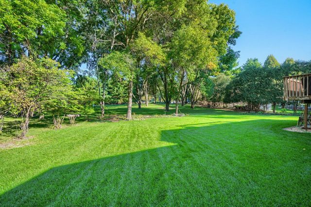 16820 Honeysuckle Lane, Eden Prairie, MN 55346