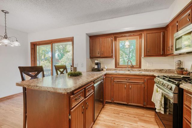 16820 Honeysuckle Lane, Eden Prairie, MN 55346