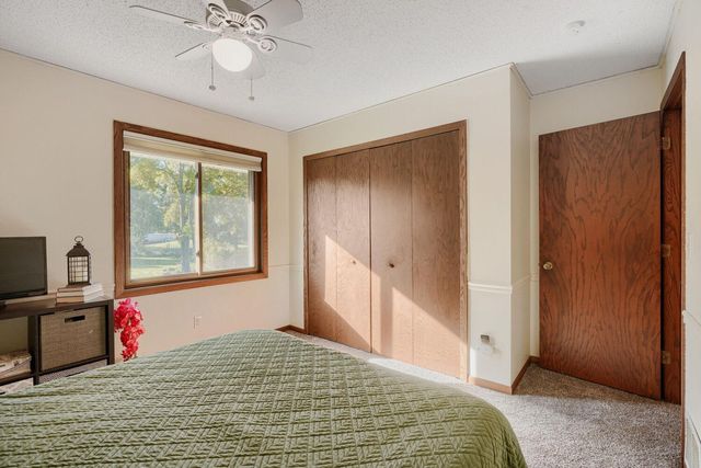 16820 Honeysuckle Lane, Eden Prairie, MN 55346