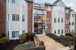 206 Tall Oaks Dr D, Weymouth, MA 02190