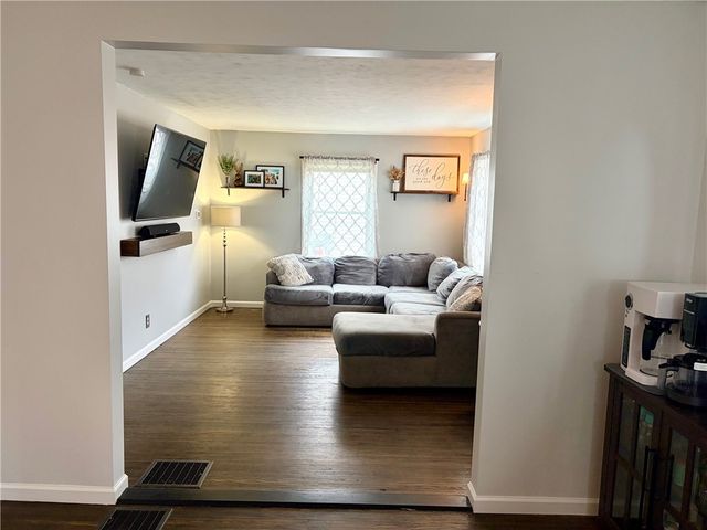 62 Benwell Road, Rochester, NY 14616