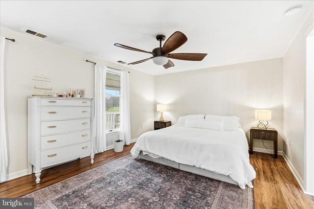 1373 LOST RD, Martinsburg, WV 25403