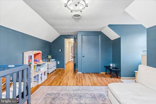 1373 LOST RD, Martinsburg, WV 25403