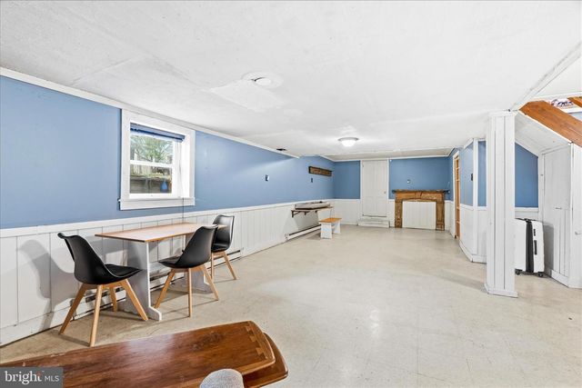 1373 LOST RD, Martinsburg, WV 25403