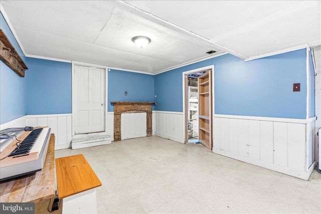 1373 LOST RD, Martinsburg, WV 25403