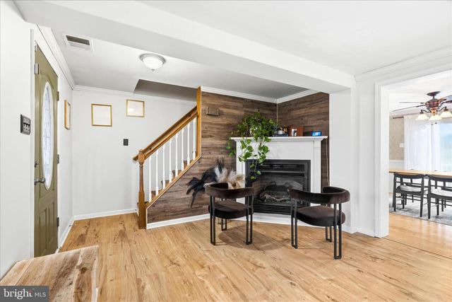 1373 LOST RD, Martinsburg, WV 25403