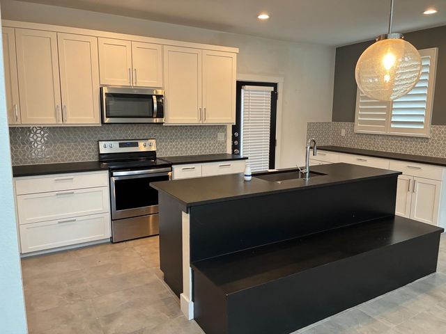 403 Summit Ridge DR N, Point Venture, TX 78645