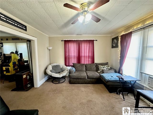 17 Christy Street, Hanover, NY 14136