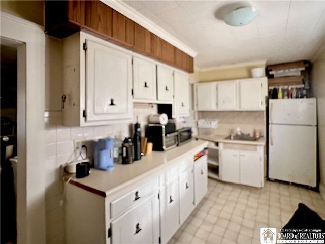 17 Christy Street, Hanover, NY 14136