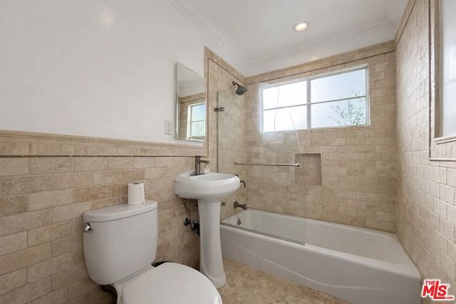 1212 10th Street 15, Santa Monica, CA 90401