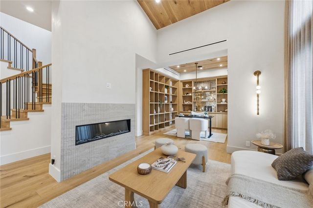 5414 Genesta, Encino, CA 91316