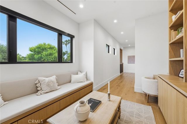5414 Genesta, Encino, CA 91316