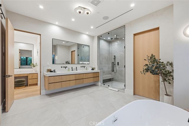 5414 Genesta, Encino, CA 91316