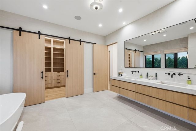 5414 Genesta, Encino, CA 91316
