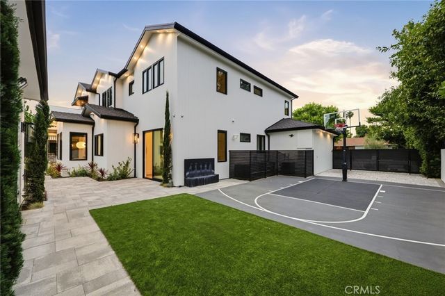 5414 Genesta, Encino, CA 91316
