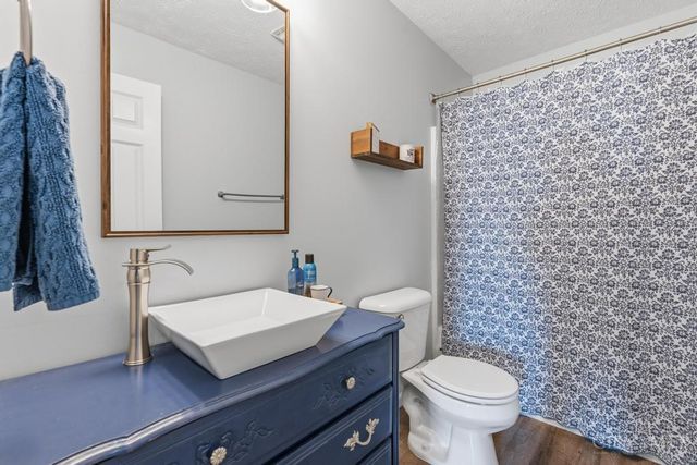 984 Country Oaks Lane, Wilmington, OH 45177