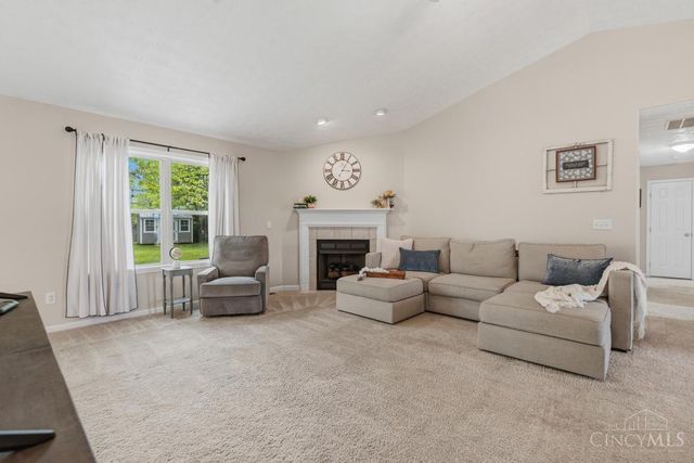 984 Country Oaks Lane, Wilmington, OH 45177