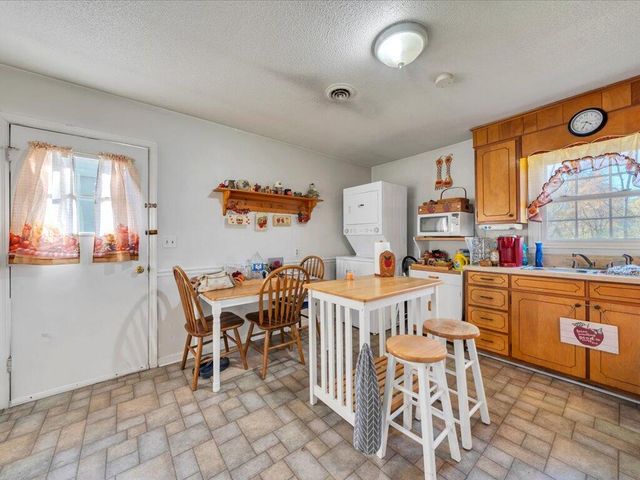 334 Miles RD, Collinsville, VA 24078