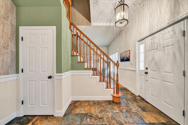 116 Dustys RD, Covington, VA 24426