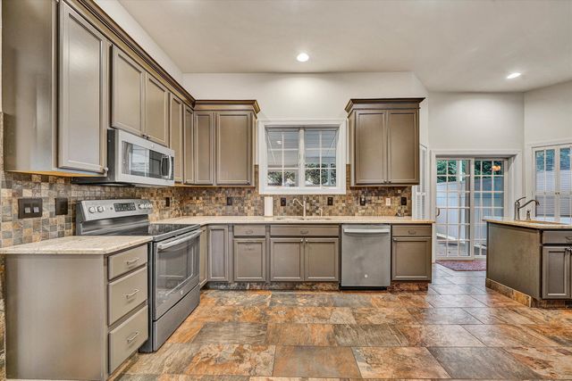 116 Dustys RD, Covington, VA 24426