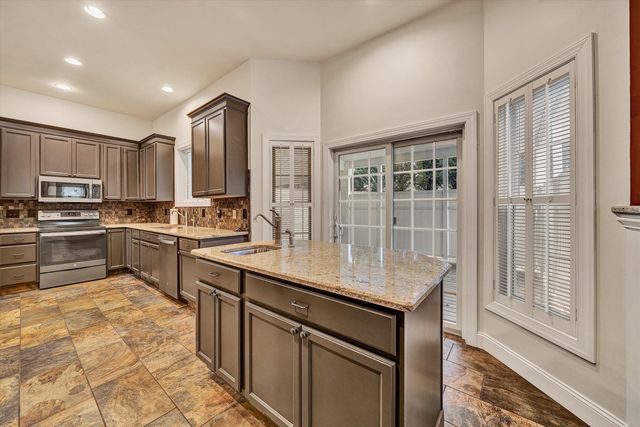 116 Dustys RD, Covington, VA 24426