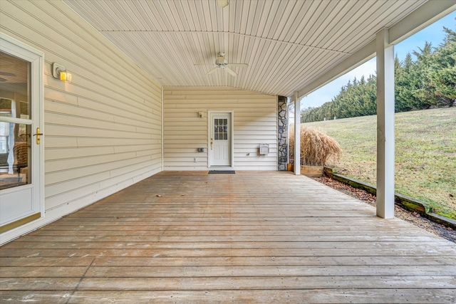 116 Dustys RD, Covington, VA 24426
