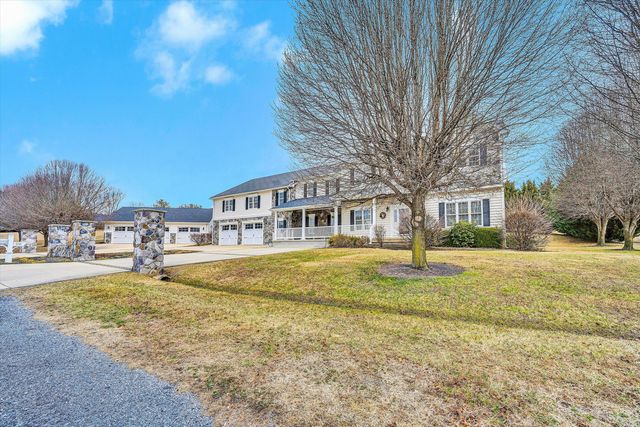 116 Dustys RD, Covington, VA 24426