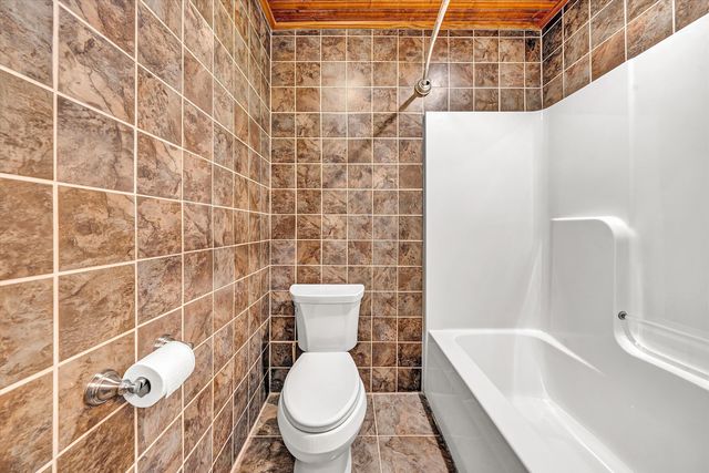 116 Dustys RD, Covington, VA 24426