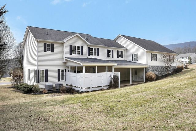 116 Dustys RD, Covington, VA 24426