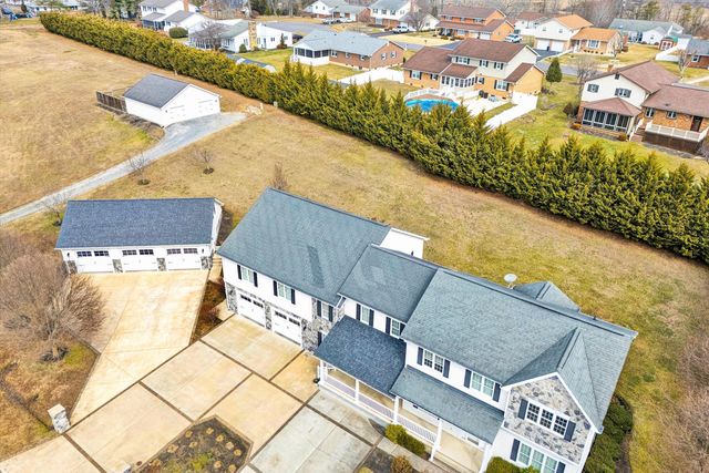 116 Dustys RD, Covington, VA 24426