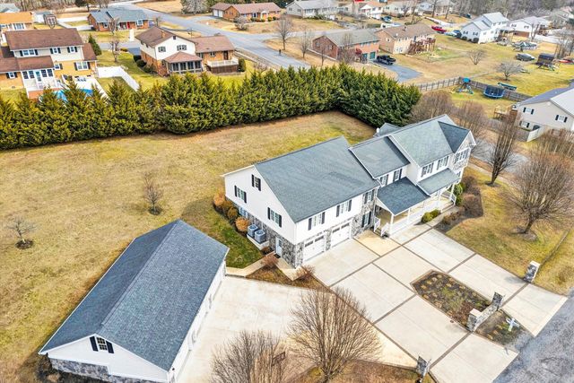 116 Dustys RD, Covington, VA 24426