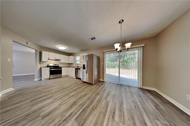 554 Sherwood Oaks Road, Stone Mountain, GA 30087