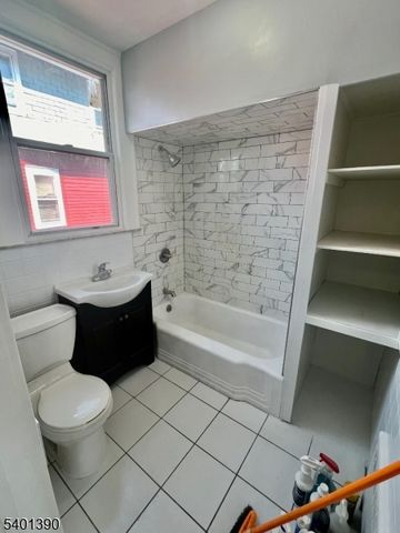 127 Dewey St, Newark City, NJ 07112