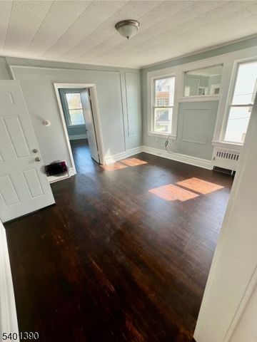 127 Dewey St, Newark City, NJ 07112