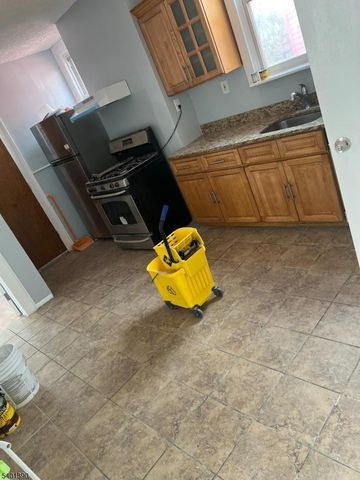 127 Dewey St, Newark City, NJ 07112