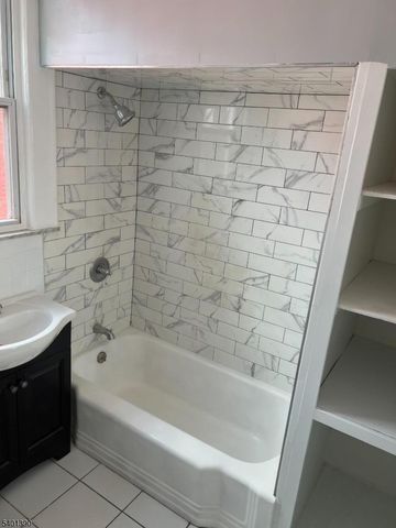 127 Dewey St, Newark City, NJ 07112