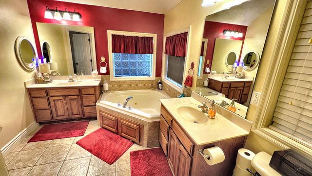 4 Remington Drive, Monett, MO 65708