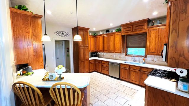 4 Remington Drive, Monett, MO 65708