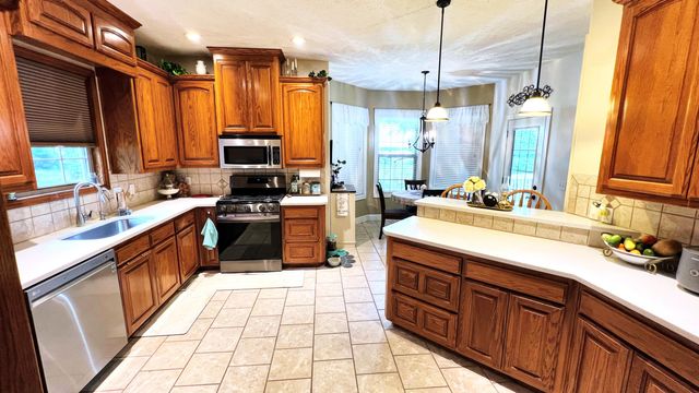 4 Remington Drive, Monett, MO 65708