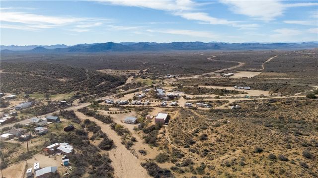 9910 N 1st Street, Chloride, AZ 86431