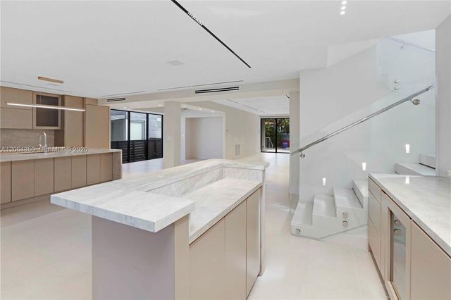 330 SW 19th Road 1, Miami, FL 33129