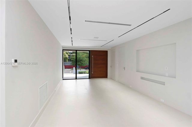 330 SW 19th Road 1, Miami, FL 33129
