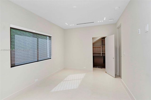 330 SW 19th Road 1, Miami, FL 33129