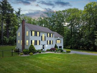 6 Fox Hollow Road, Derry, NH 03038